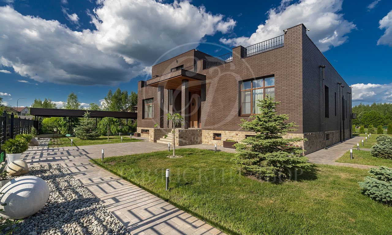 На продажу дом в поселке Зеленково