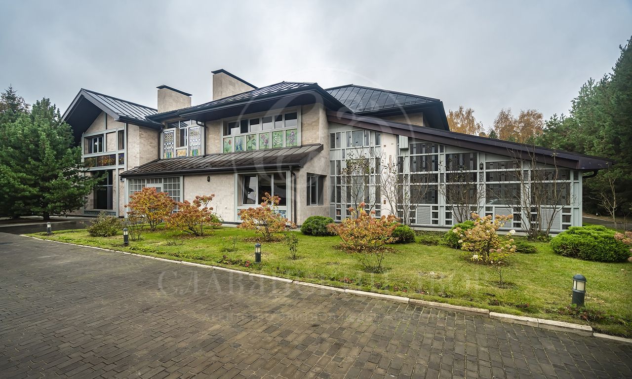 На продажу дом в поселке Жуковка 21 (XXI)