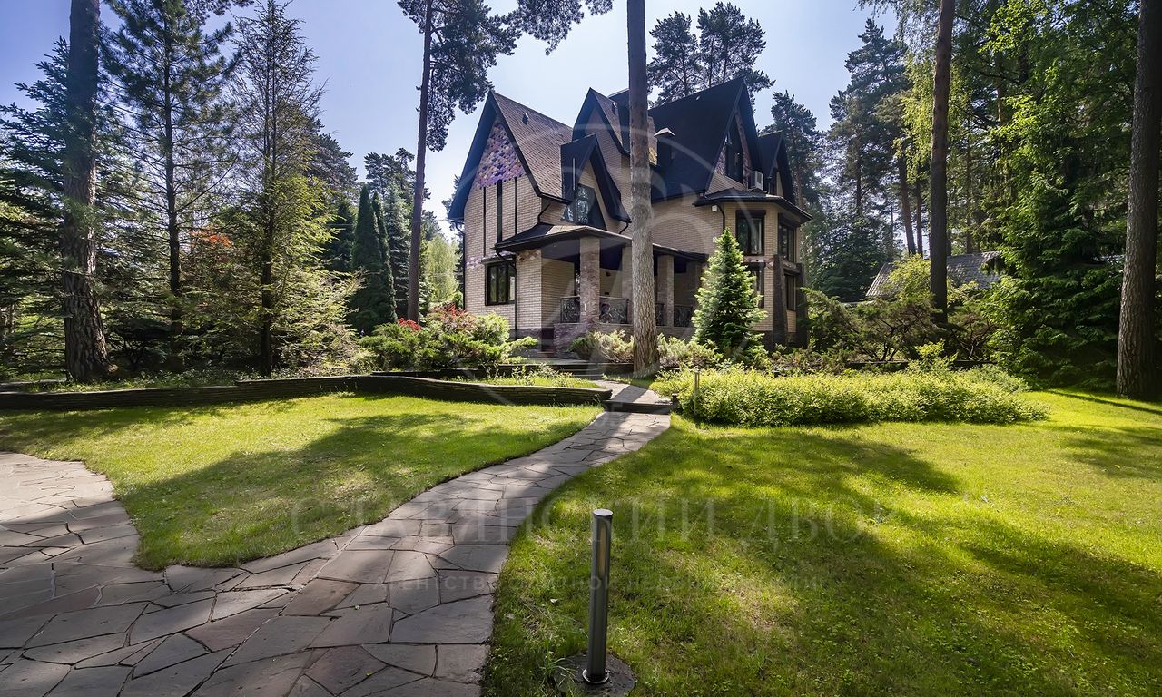 В аренду дом в поселке Усово-5