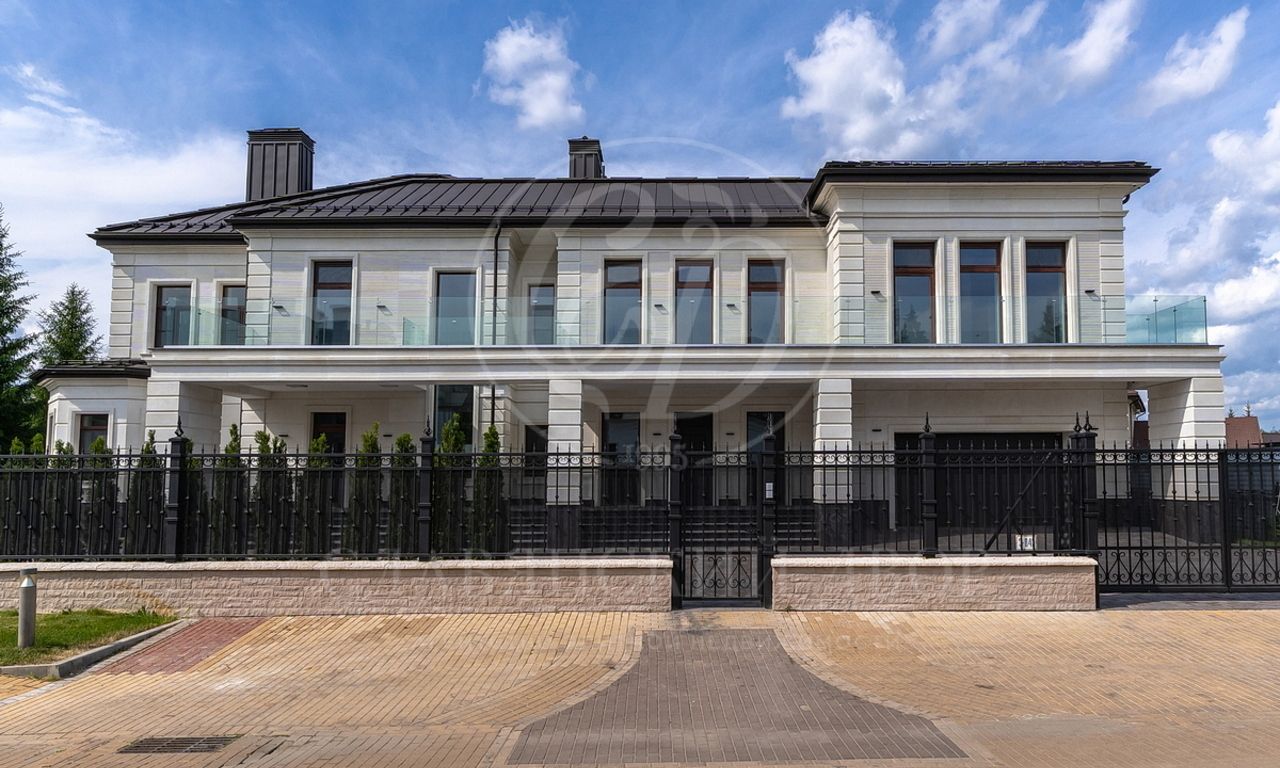 На продажу дом в поселке Миллениум парк