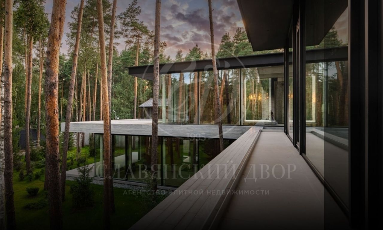 Современный дом на большом лесном участке в 9 км от Москвы