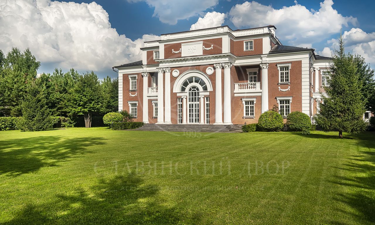 На продажу дом в поселке Жуковка 21 (XXI)