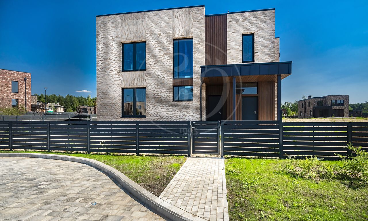 Маслово Forest Club. Современный дом рядом с парком