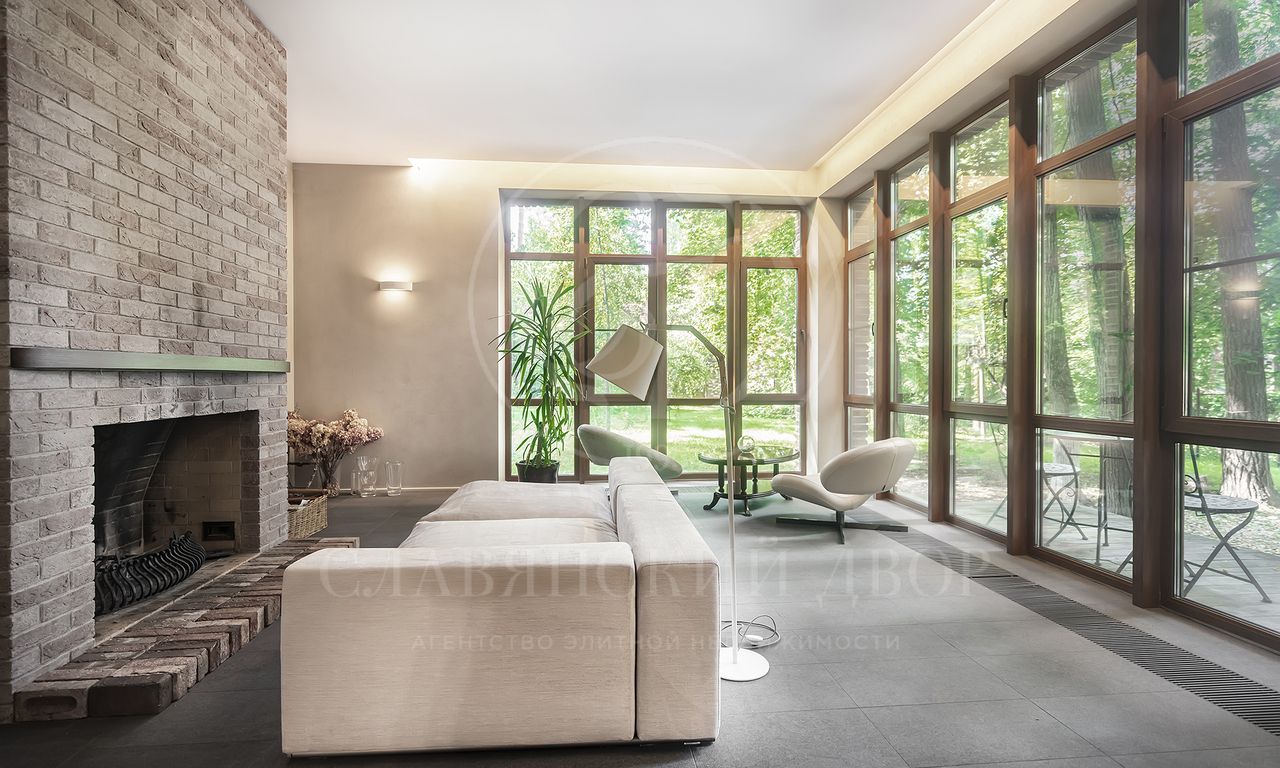 В аренду дом в поселке Жуковка Правая сторона