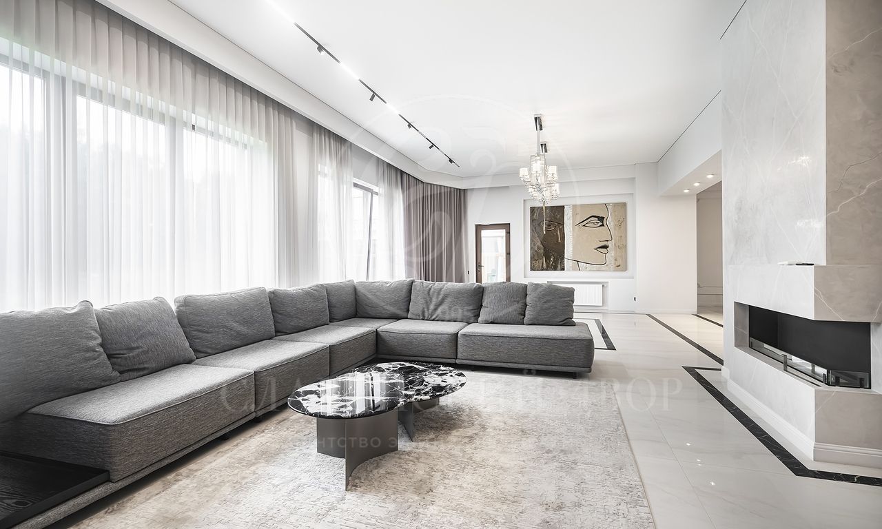 В аренду дом в поселке Шато Соверен (Chateau Souverain)