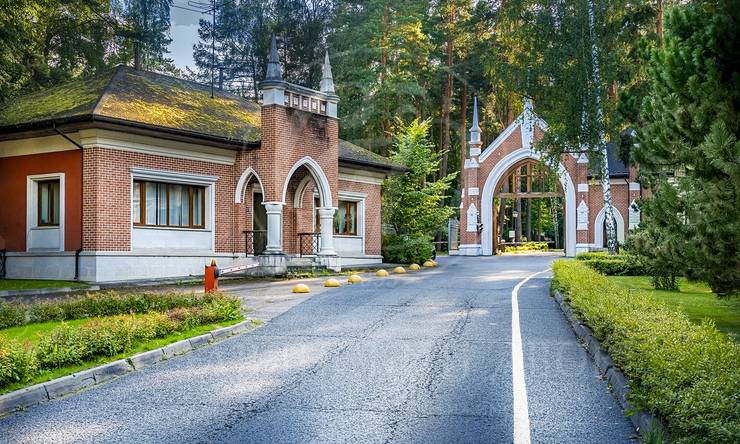 Лот-879-443215 аренда дома Рублево-Успенское шоссе Сады Майендорф (бывшая территория санатория Барвиха)