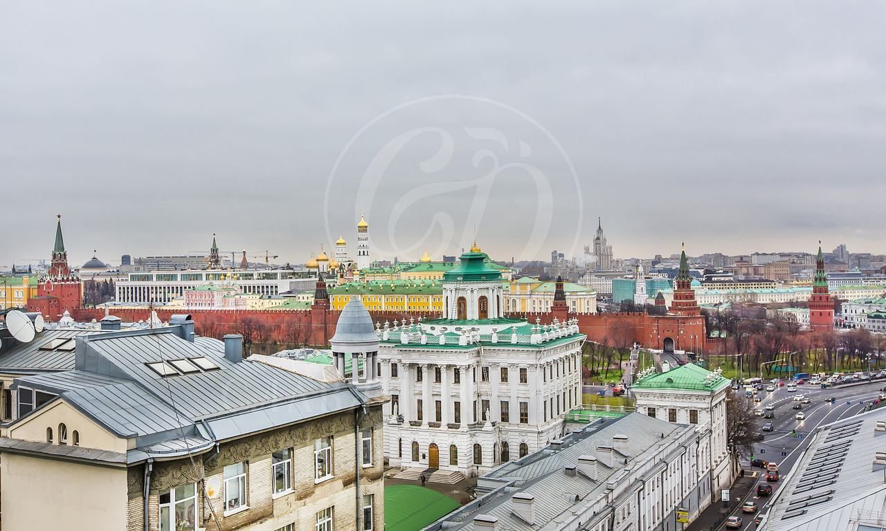 Трехуровневая квартира в самом центре Москвы!