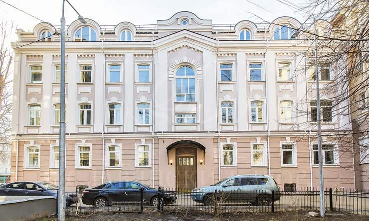 Квартира в тихом центре Москвы в реконструированном особняке