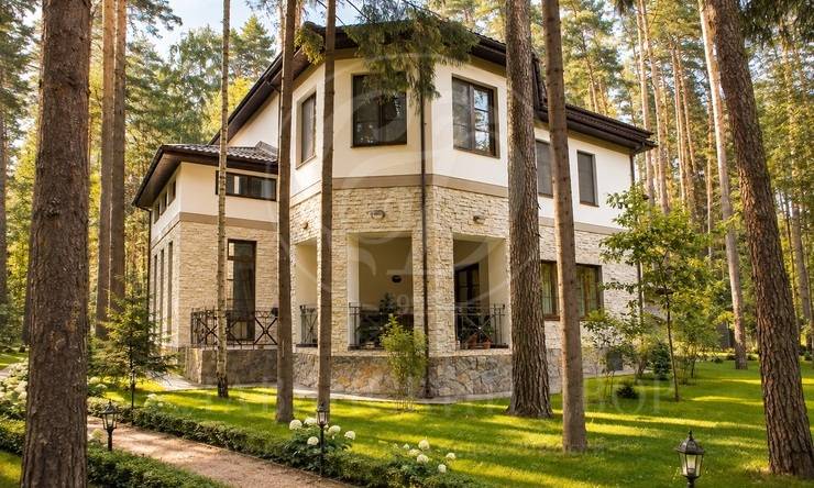 Лот-879-470422 аренда дома Рублево-Успенское шоссе Сады Майендорф (бывшая территория санатория Барвиха)