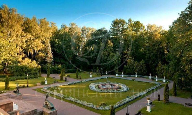 Аренда фамильной усадьбы с парком в центре Москвы