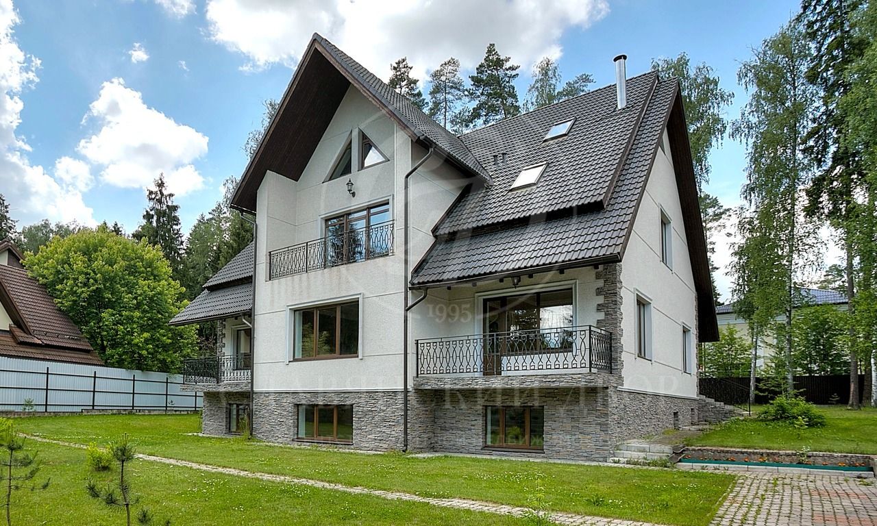 На продажу дом в поселке Лесные Дали-М