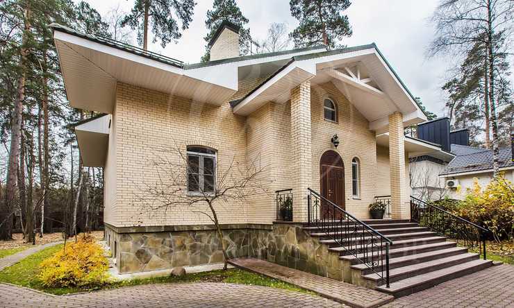 В аренду дом в поселке Конус